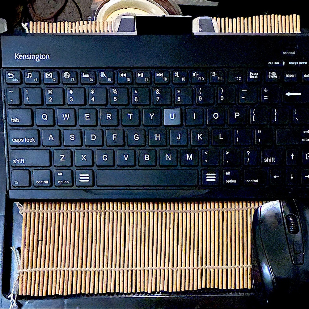 Kensington Bluetooth Keyboard Bundle! Comes with wireless mouse, mousepad!